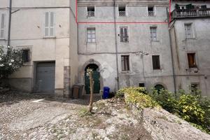 2 LOCALI A ATINA