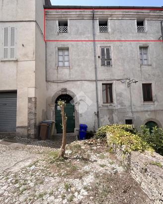 2 LOCALI A ATINA