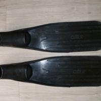 Pinne Omer pesca sub apnea