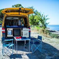 Camper van auto mini van per vacanze in Sardegna