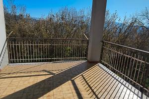 Abitazione singola con 3000 mq di terreno