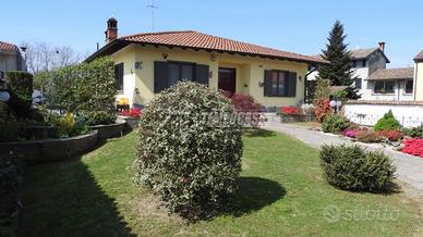 Villa singola con ampio giardino.