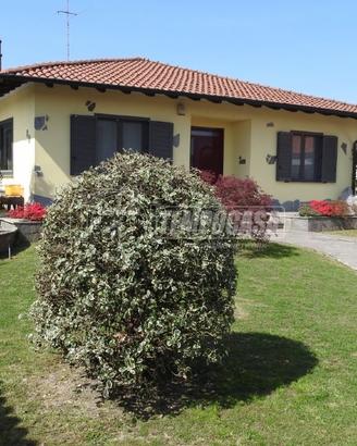 Villa singola con ampio giardino.