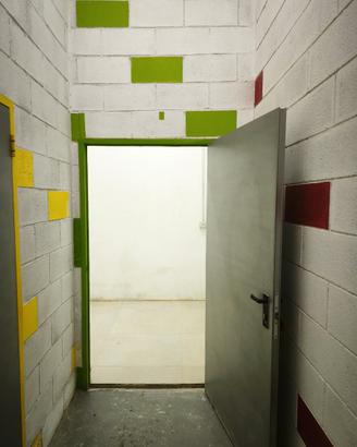 Magazzino carrabile perfetto solo per moto