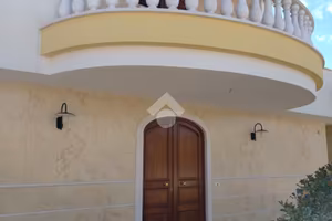 VILLA SINGOLA A BISCEGLIE