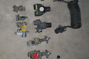 Pezzi x veicoli pesanti prese corrente pipetta etc