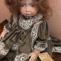 BAMBOLA DI PORCELLANA