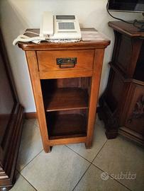 espositore/ comodino