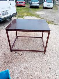 banco  lavoro in ferro tavolino con ruote bracere