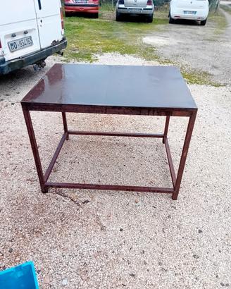 banco  lavoro in ferro tavolino con ruote bracere