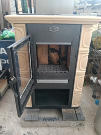 STUFA A LEGNA LA SUPER CALOR  7 KW  COME NUOVA🔥