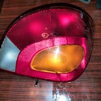 faro posteriore dx Ford fiesta