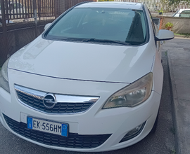 OPEL Astra 4ª serie - 2011