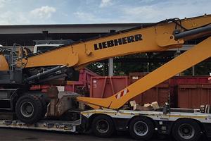 Caricatore Industriale Liebherr LH40 con polipo