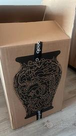 Vaso di design Qeeboo “Ming” by Studio Job