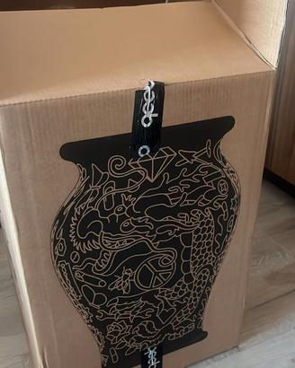 Vaso di design Qeeboo “Ming” by Studio Job