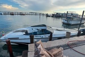 Barca sportiva 8m - V8 Mercruiser MPI