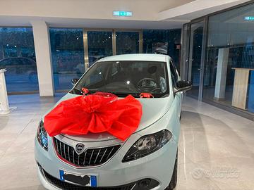 Lancia y ibrida benzina