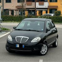 Lancia Ypsilon versus