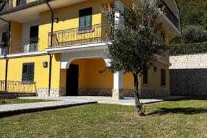 Villetta indipendente Summonte 400mq