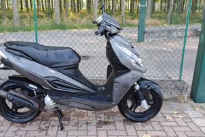 Malaguti F12 R - 50 CC a liquido