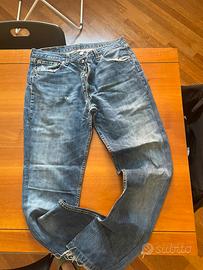 Jeans Levi’s 501 donna a sigaretta