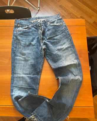 Jeans Levi’s 501 donna a sigaretta
