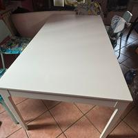 Tavolo bianco