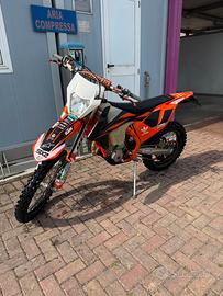 KTM EXC-F SIX DAY 250 4T + Ricambi