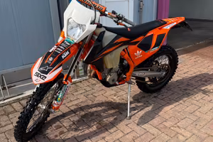 KTM EXC-F SIX DAY 250 4T + Ricambi