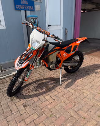 KTM EXC-F SIX DAY 250 4T + Ricambi