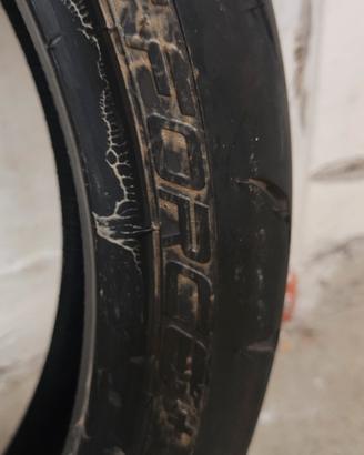 gomme moto