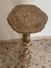 Colonna Orientale con elefanti e figure femminili