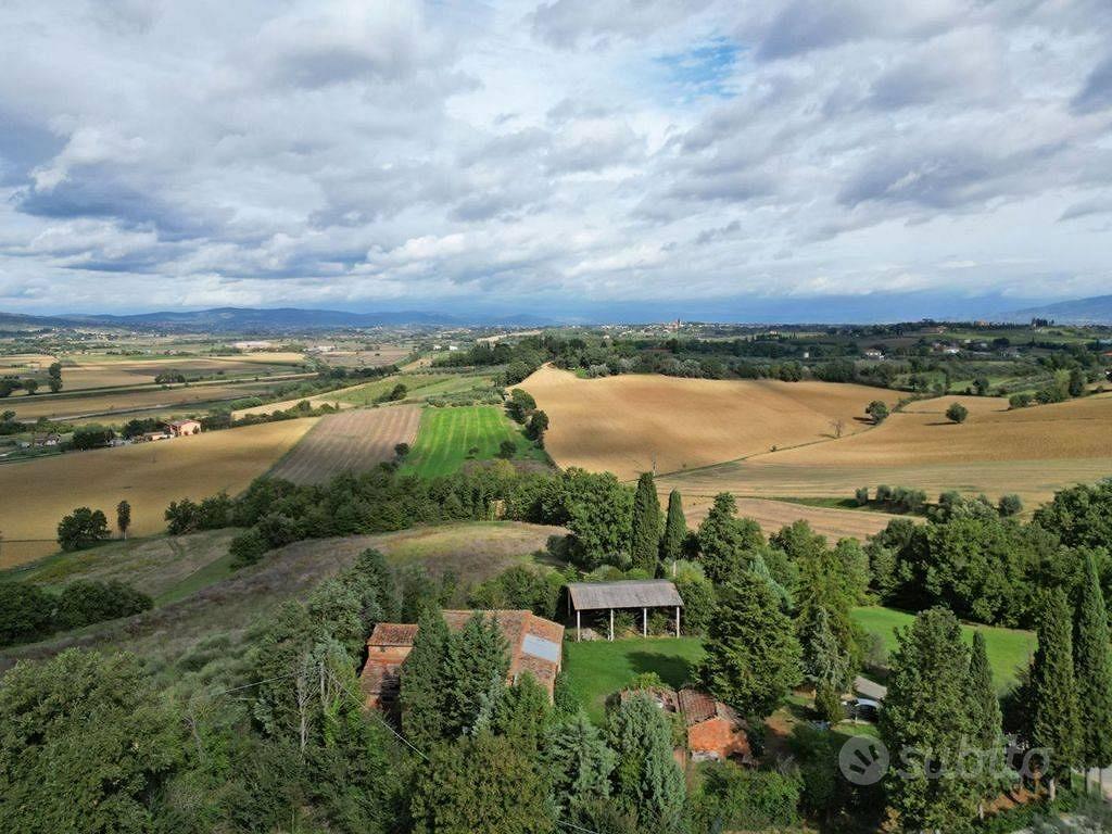 Rustico / Casale di 400 m² con 3 locali e box auto - Vista 4