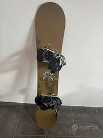Tavola e attacchi snowboard