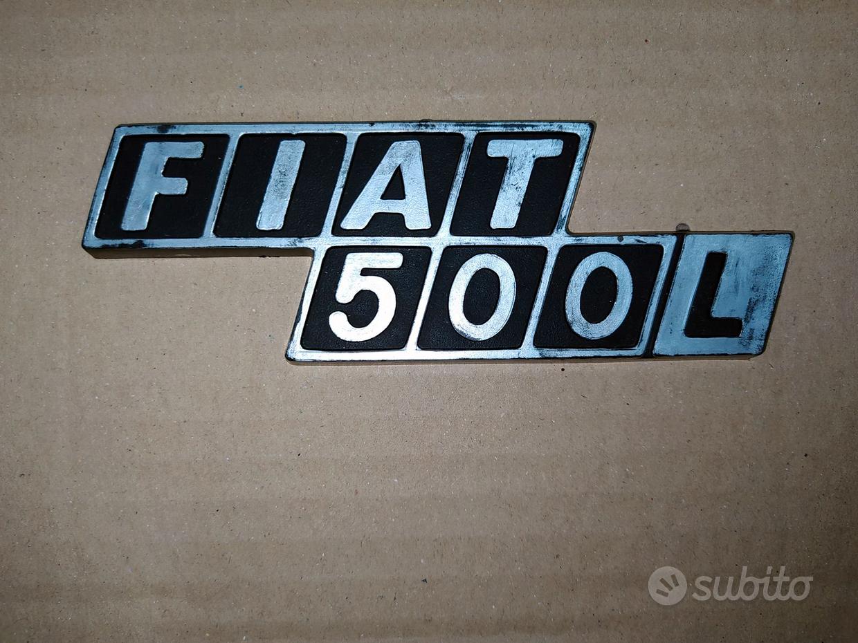 STEMMA FREGIO LOGO FIAT 500 X Serie (15>) 55260384 (2016) RICAMBI USATI