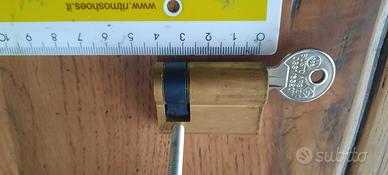 Serratura Mezzo Cilindro 