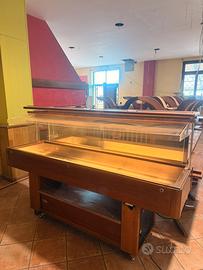 Banco buffet con vetrina espositiva ristorante