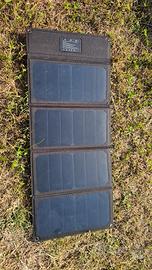 caricabatterie solare. 3 porte USB. nuovo 