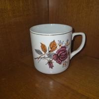 TAZZA BIANCA CON MOTIVO A FIORI