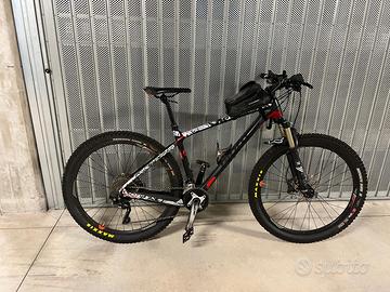1. Giant XTC Advanced Carbon 27.5 Fox Factory Shim