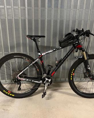 1. Giant XTC Advanced Carbon 27.5 Fox Factory Shim
