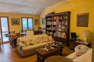 Ampio appartamento in pieno centro con Box