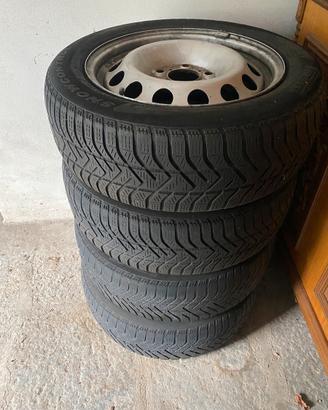 Cerchi con pneumatici 195/60 R16 originali Mini