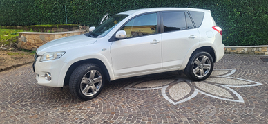 Toyota rav 4 dicembre 2011 escusive