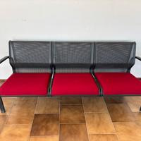 Divano di ferro e stoffa