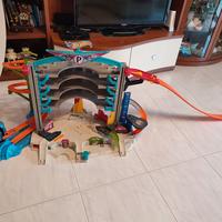 Mega garage hot wheels
