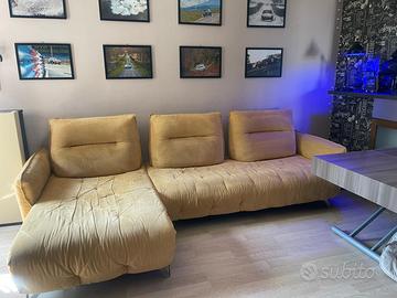 Divano in pelle di alcantara