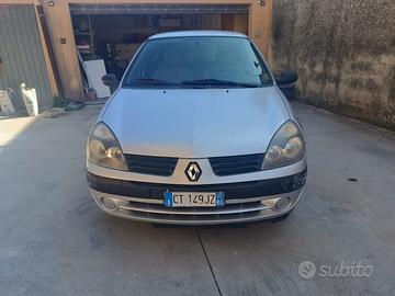 Renault Clio 1.2 benzina anno 2004