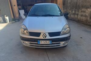 Renault Clio 1.2 benzina anno 2004